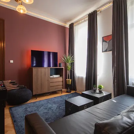Spacious Xbox, Cinema & Foosball In *