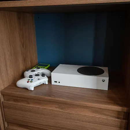 Διαμέρισμα Spacious Xbox, Cinema & Foosball In *