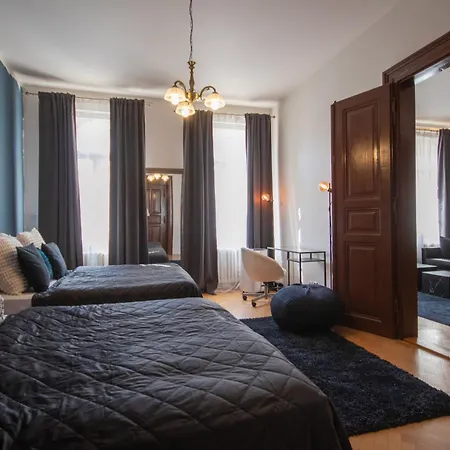 Spacious Xbox, Cinema & Foosball In Apartman
